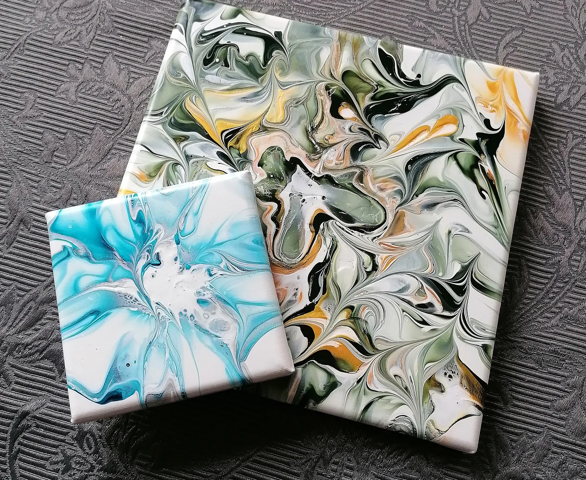 Basics-Kurs: Acrylic Pouring auf Leinwand (10x10cm & 20x20cm) cm) (Thumbnail 1)