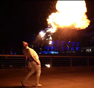 Feuershow mit Mo - Feuershow für deine Veranstaltung (Thumbnail 1)