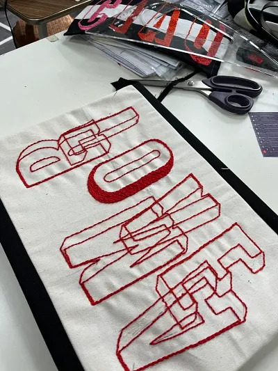 Entdecke das Sticken neu! Experimenteles Sticken mit Claudia A. Cruz (Thumbnail 4)