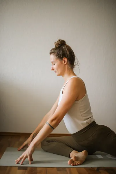 Yin Yoga & Sound - mit Gong & Quarzkristall-Klangschalen (Thumbnail 8)