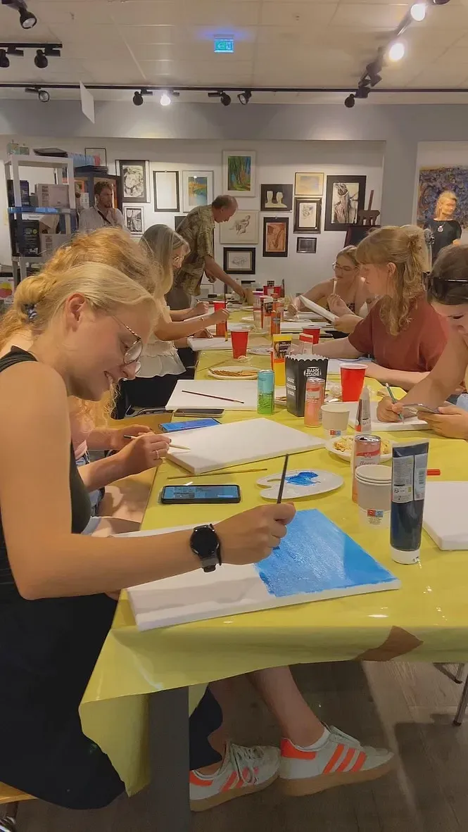 Ladies Paint Night 🎀🎨 (Bild 4)