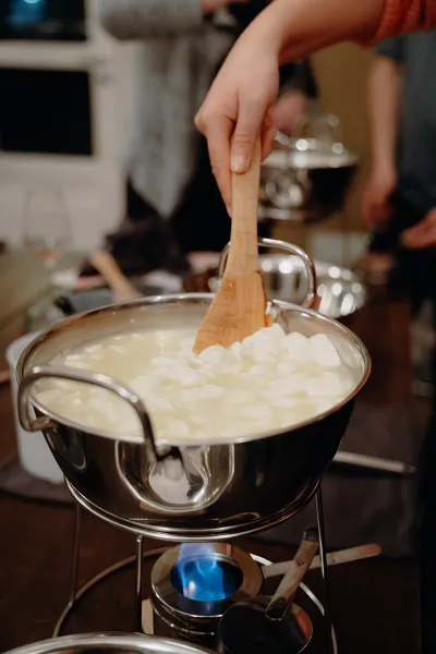 Mozzarella-Kurs mit Weinbegleitung in St. Georg/Hamburg (Thumbnail 1)